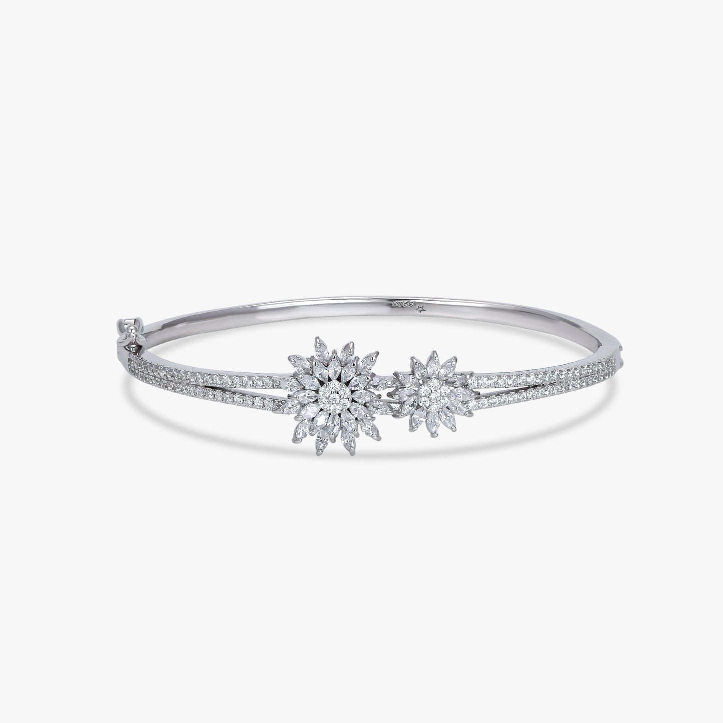 Radiant Dual-Bloom Solitaire Kada