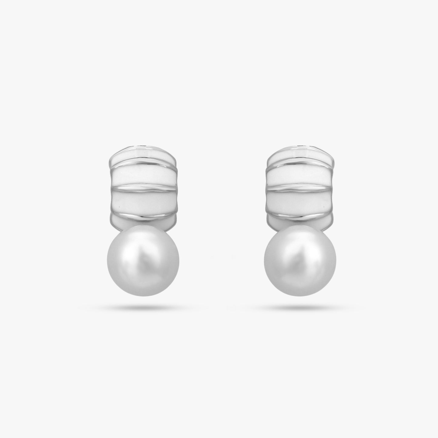 Lustrous Pearl Pendant Set