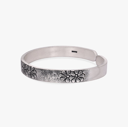 Load image 1 in gallery view. Floral Textured Silver Kada