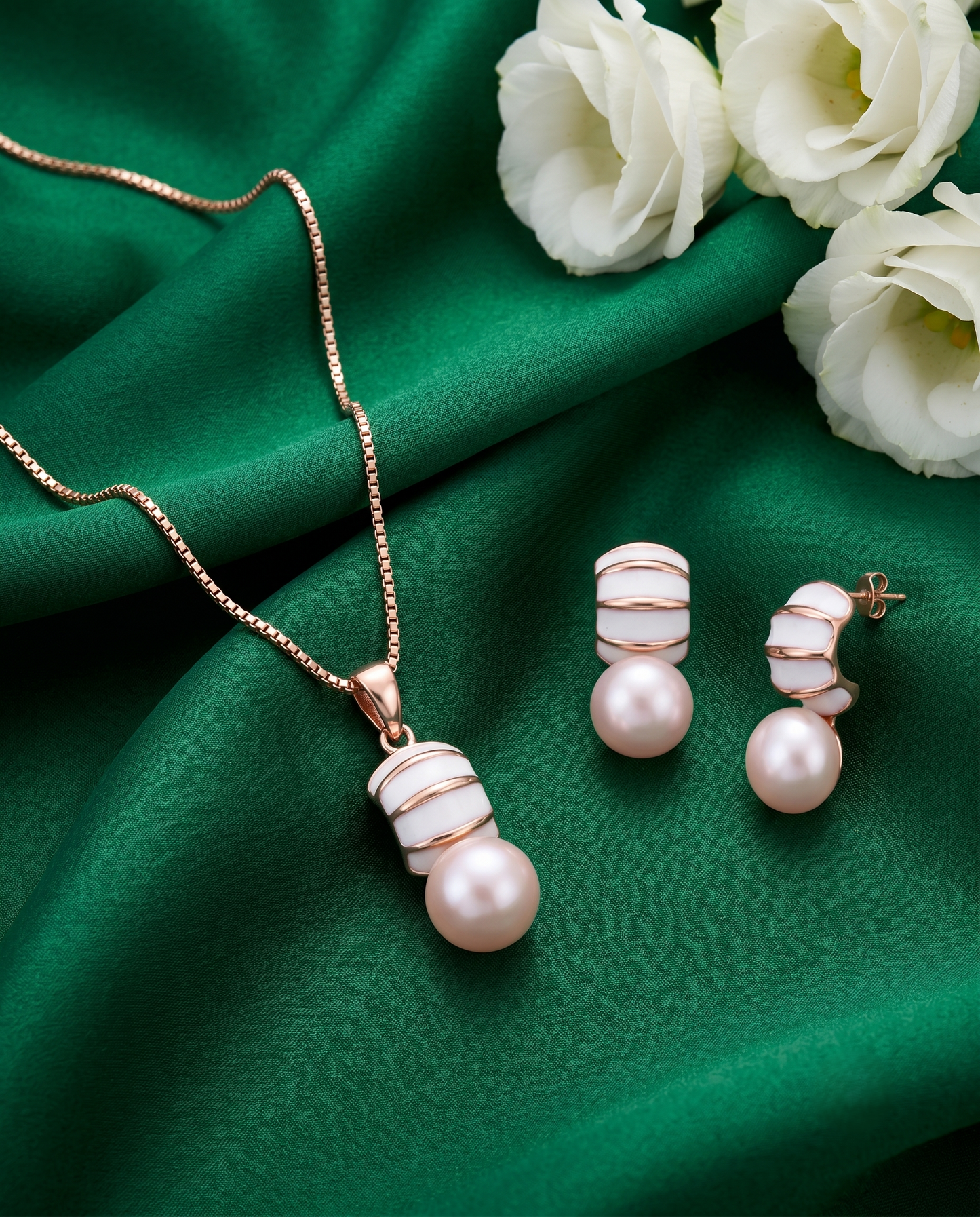 Lustrous Pearl Pendant Set