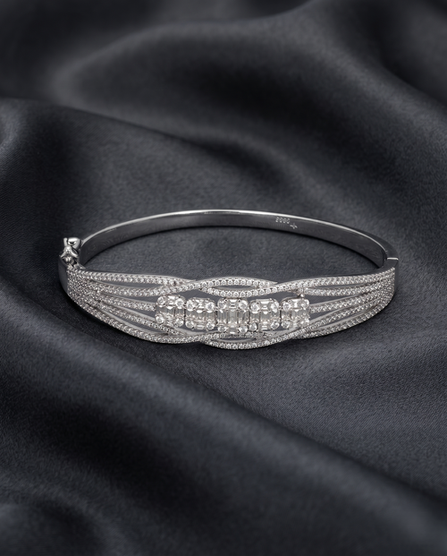 Load image 1 in gallery view. Radiant Lattice Pavé Bracelet