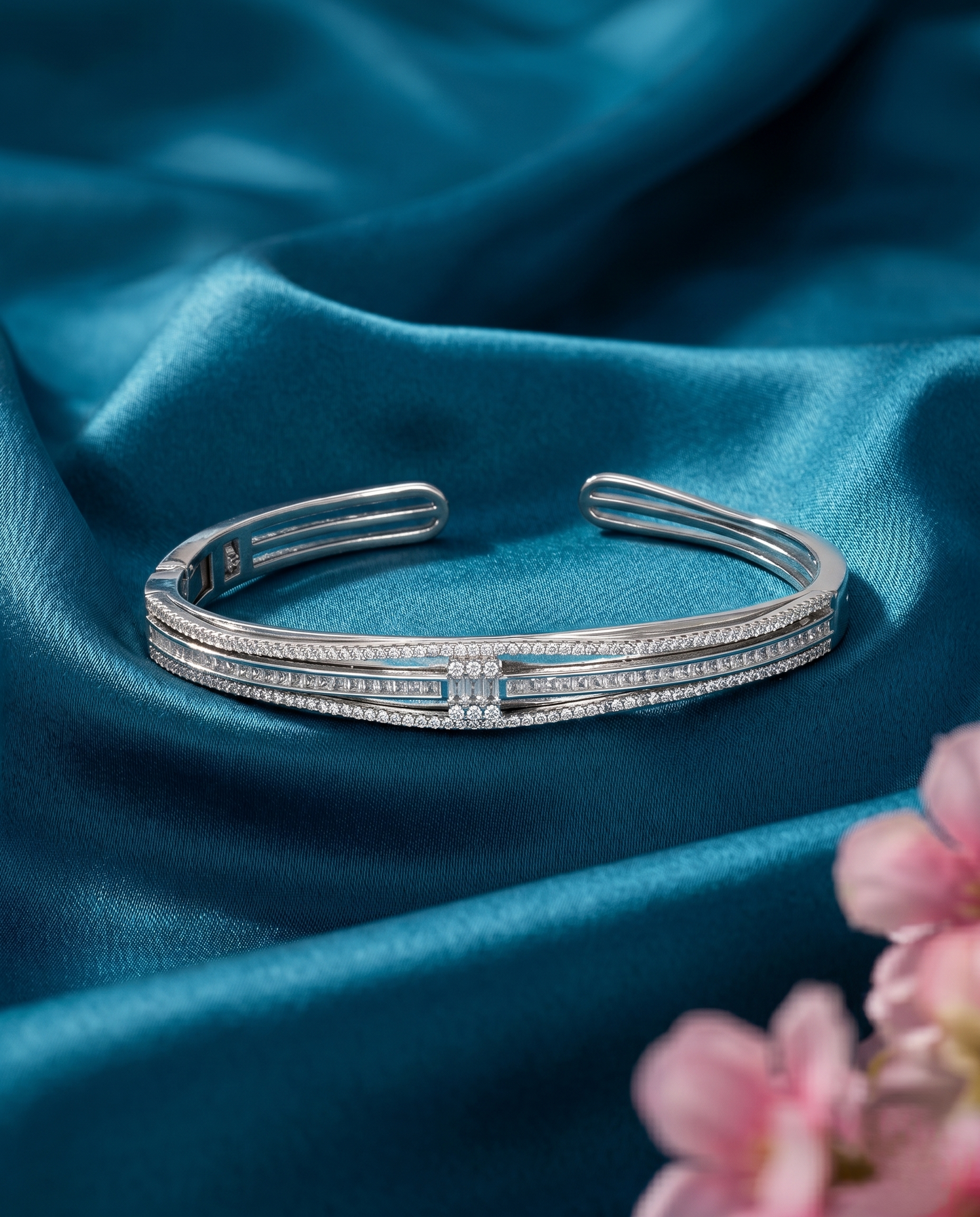 Everlight Open-End Bracelet