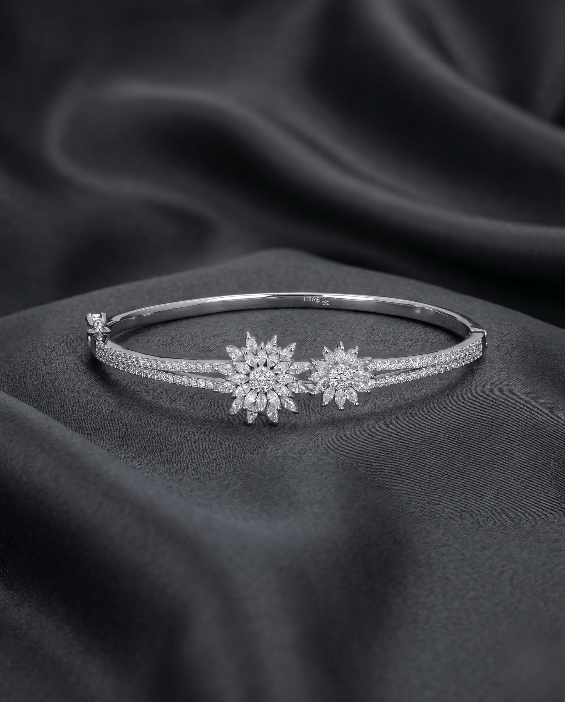 Radiant Dual-Bloom Solitaire Kada