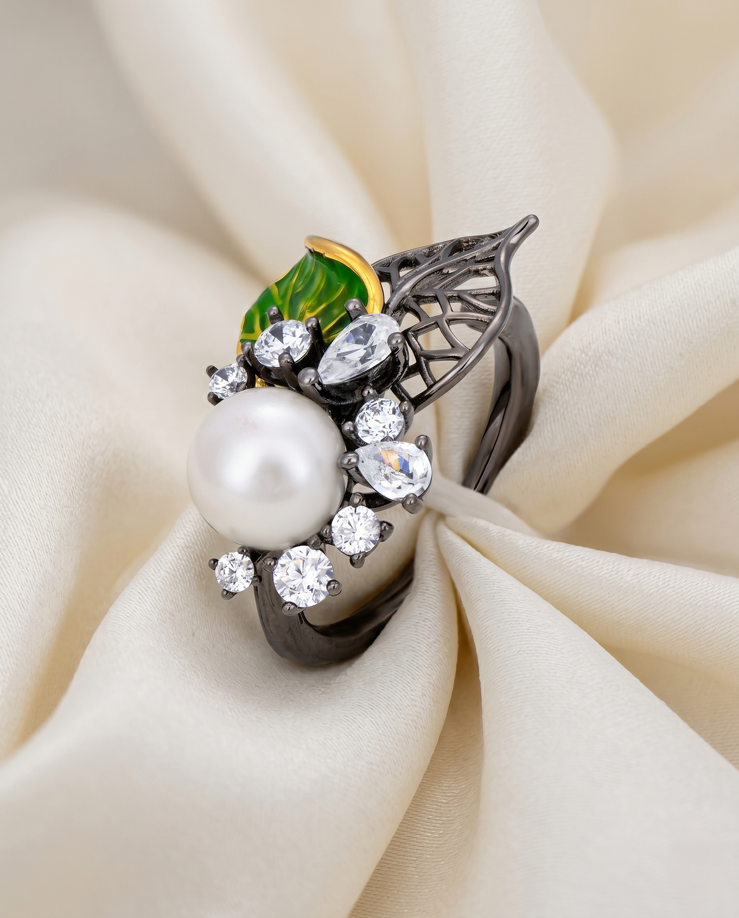 The Venetian Laurel Pearl Ring