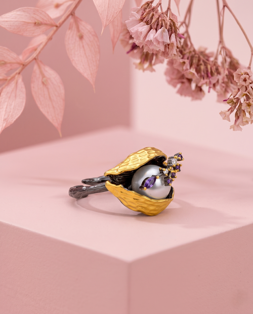Load image 1 in gallery view. The Venetian Pearl Shell Ring