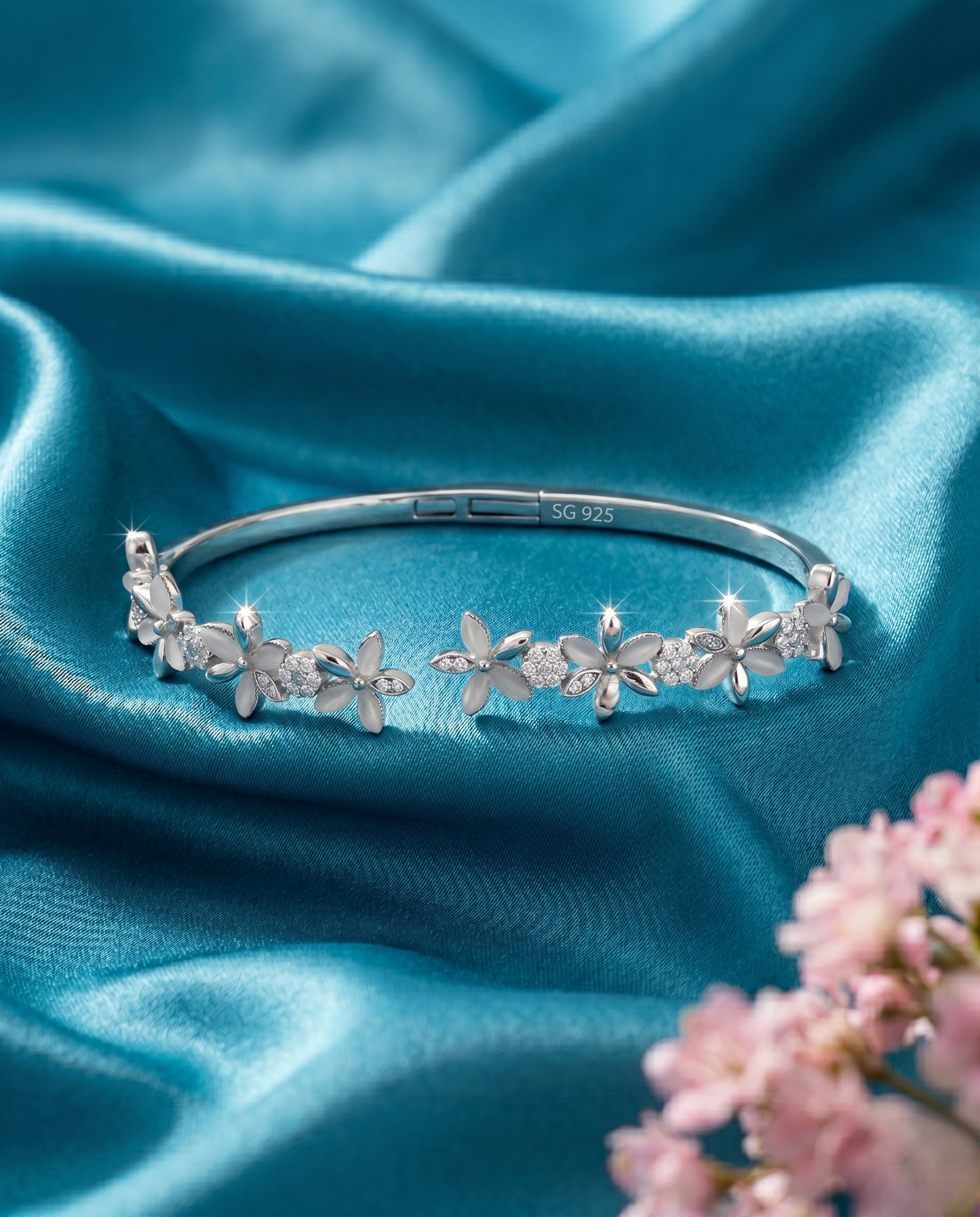 The Petite Flora Solitaire Bangle