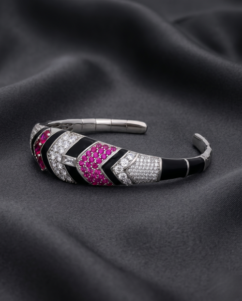 Load image 1 in gallery view. The Regal Chevron Solitaire Kada