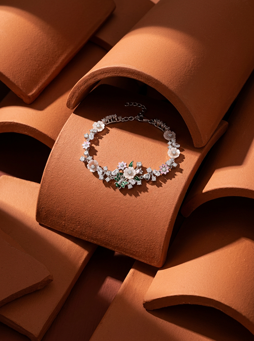 Load image 1 in gallery view. Selene Disc Bracelet