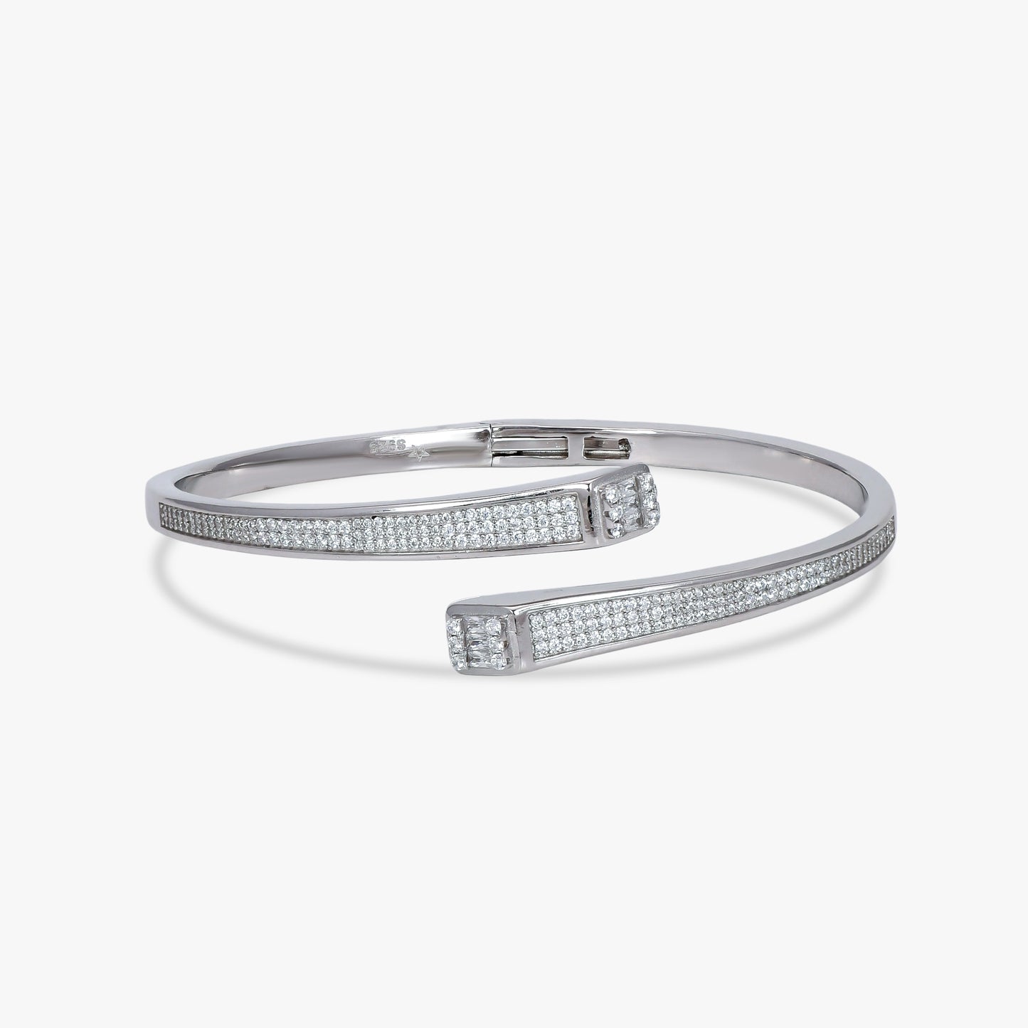 Luxe Linear Solitaire Bangle
