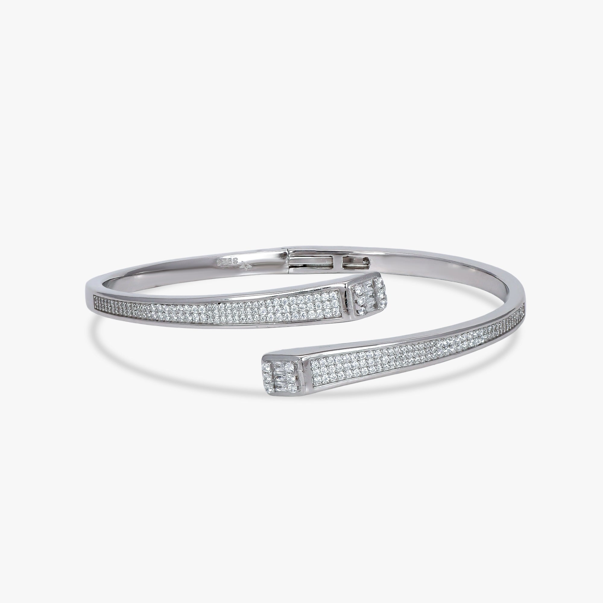 Luxe Linear Solitaire Bangle