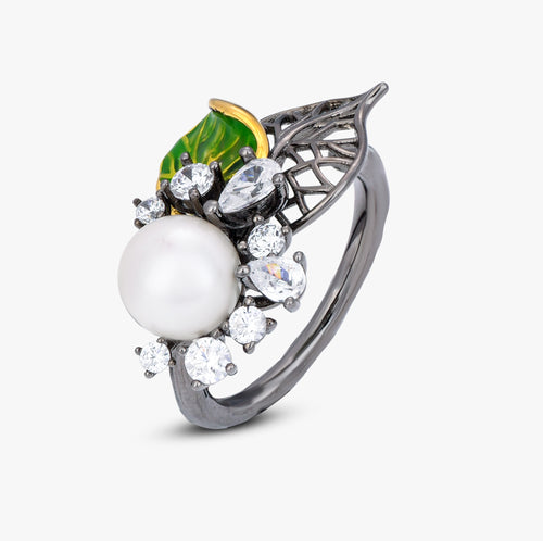 Load image 1 in gallery view. The Venetian Laurel Pearl Ring