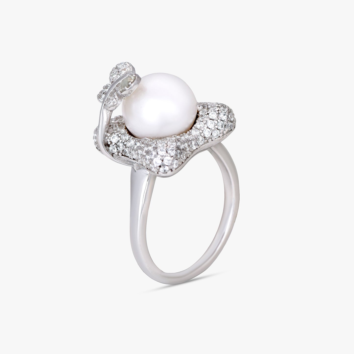 Elegant Floral Pearl Ring
