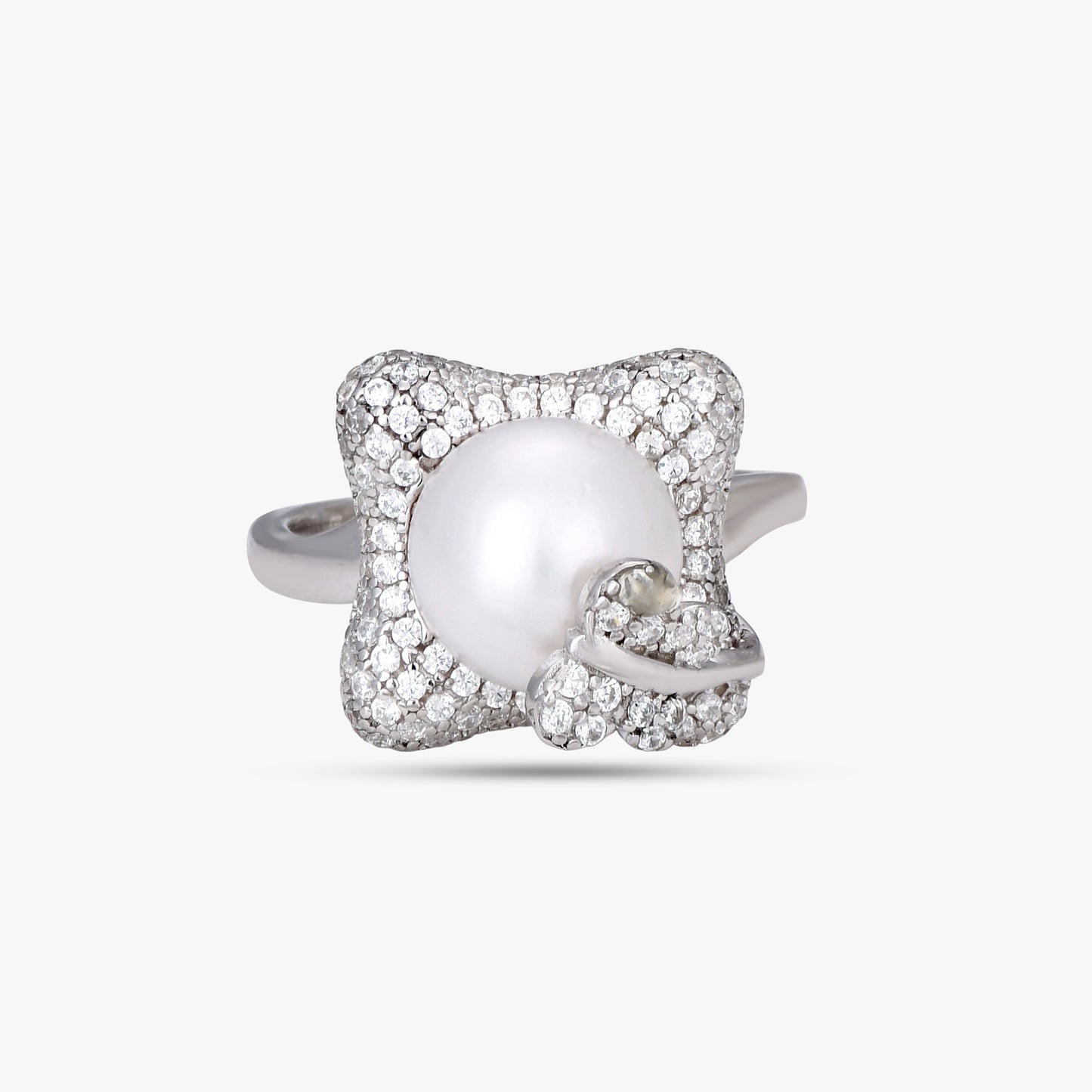Elegant Floral Pearl Ring