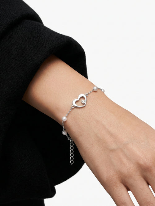 Load image 1 in gallery view. Heart & Pearl Chain Bracelet