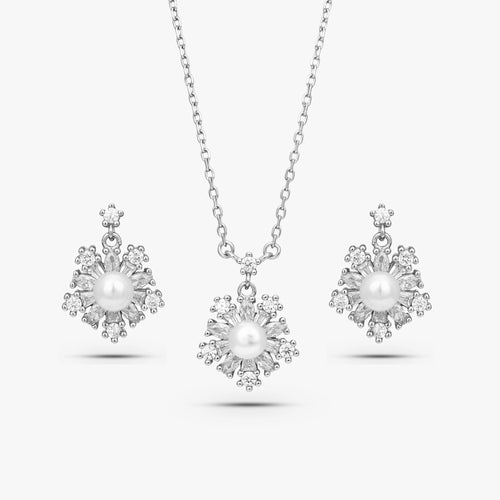 Load image 1 in gallery view. Snowflake Halo Pearl Set