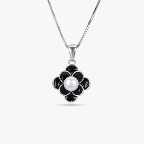 Load image 1 in gallery view. Pearl Clover Jewelry Set