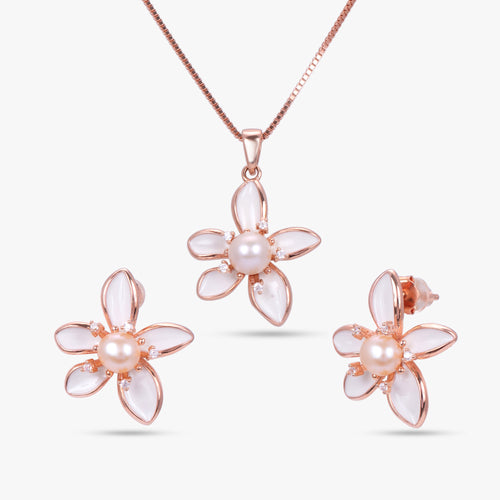 Load image 1 in gallery view. Pearl Blossom Jewelry Set