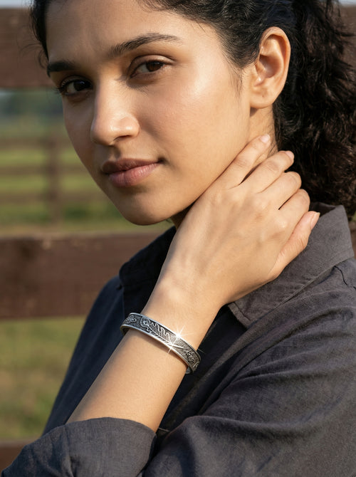 Load image 1 in gallery view. Heart Sutra Silver Kada