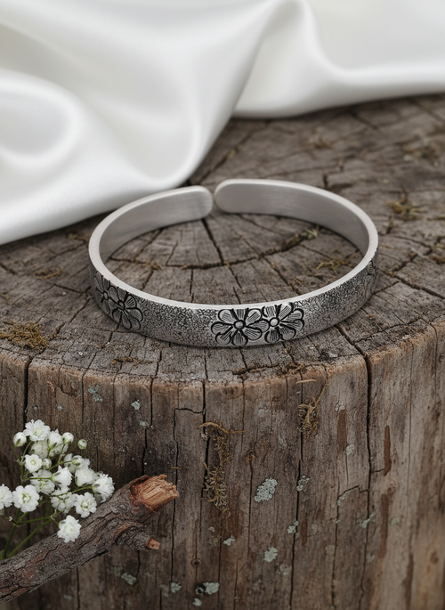 Load image 1 in gallery view. Floral Textured Silver Kada