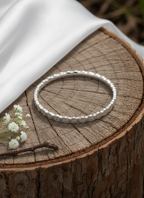 Load image 1 in gallery view. Silver Clover Wave Kada